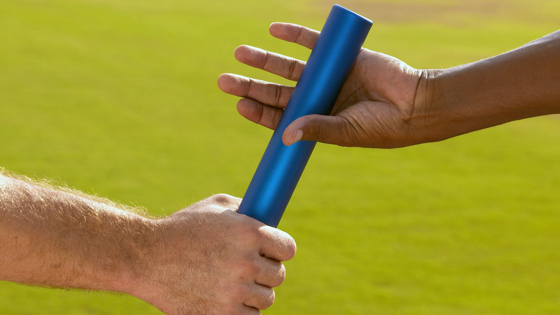 中国足球联赛建立跨区域裁判人才交流机制，足球裁判团队